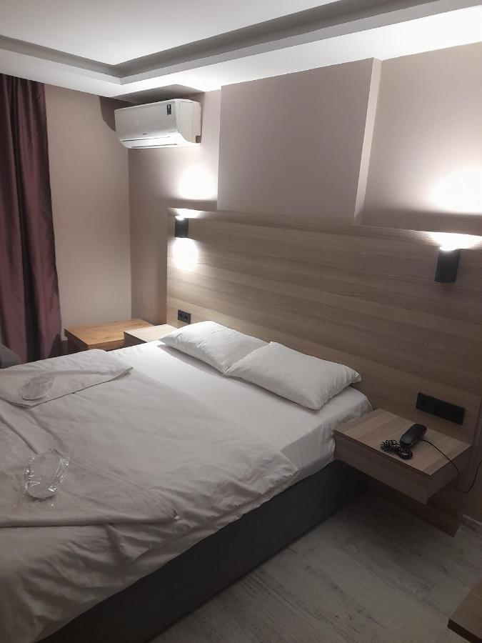 Moon Hotel Sirinevler Istanboel Buitenkant foto
