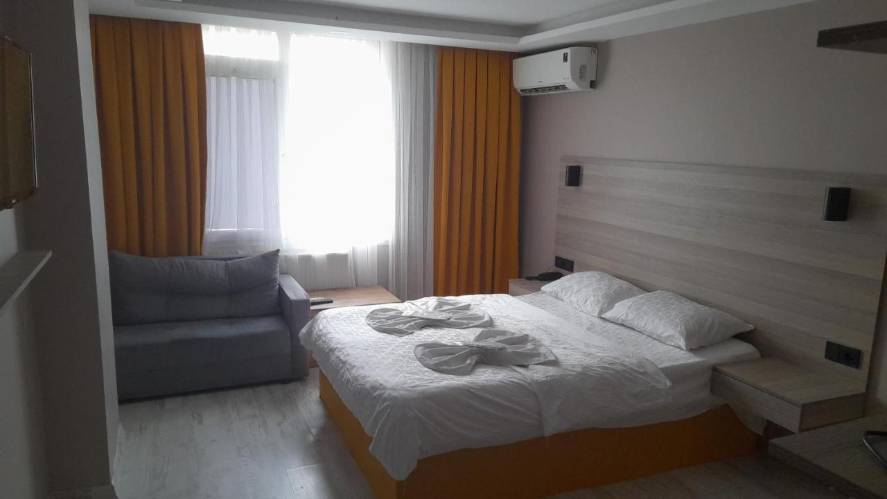 Moon Hotel Sirinevler Istanboel Buitenkant foto