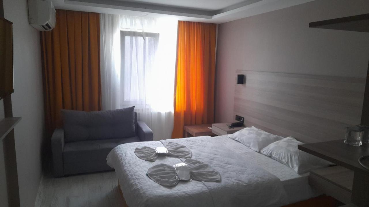 Moon Hotel Sirinevler Istanboel Buitenkant foto